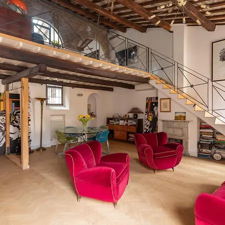 Monti Designer Loft By Romeloft *