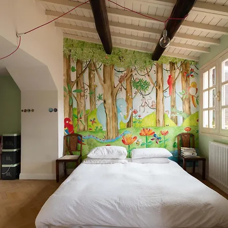 Monti Designer Loft By Romeloft