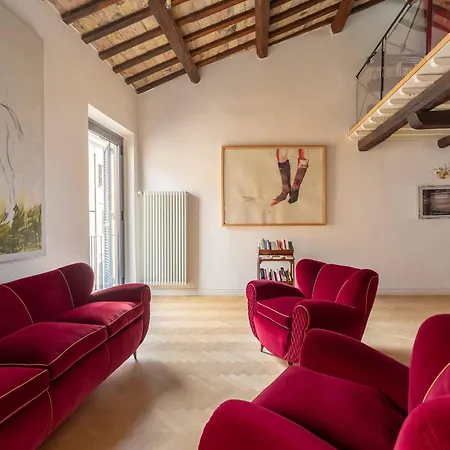 Monti Designer Loft By Romeloft