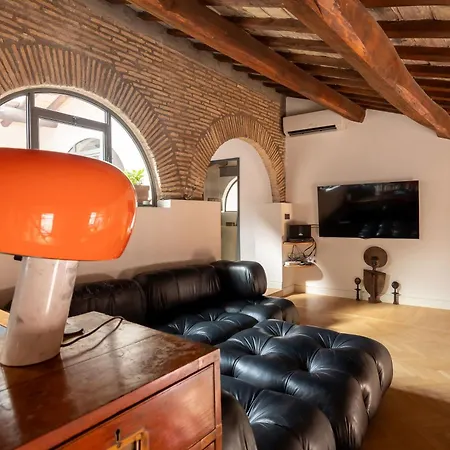 Monti Designer Loft By Romeloft Apartment